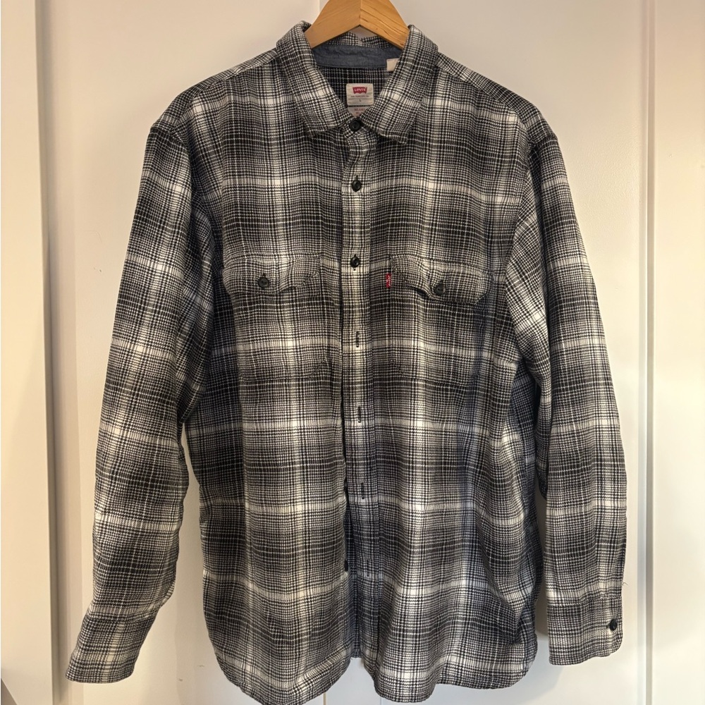 Levi's Men's Gray and Black Plaid Button Down Shirt